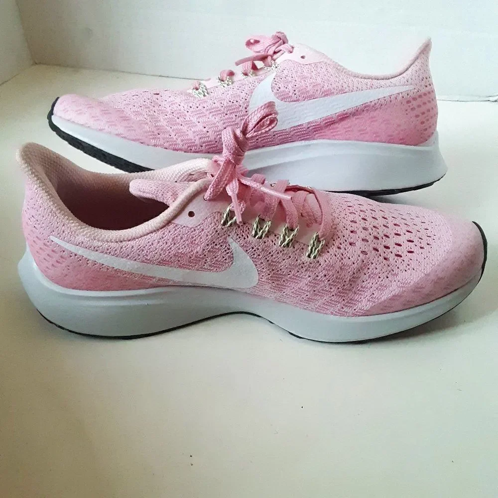Nike Air Zoom Big Girl size 7Y Pink Sneaker